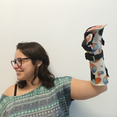 Engenheira biomédica, Mestre em Inovação Tecnológica, Doutoranda em Inovação e Pesquisadora no Laboratório de Órteses e Próteses 3D da Unifesp