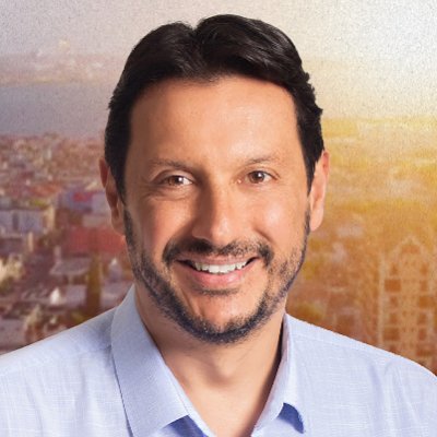  Marido da Patrícia. Pai da Hellen e padrasto da Brenda. ⭐️ Deputado Estadual PT-RS ⚖️ Advogado Trabalhista há 23 anos.