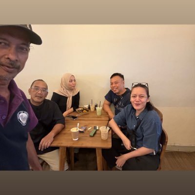 darmawan_i24740's profile picture. 