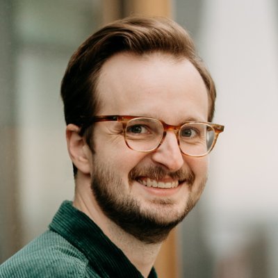 Publishing Manager - @RiotGames | University of Michigan - 2010 | He / Him | Tweets = Mine | Shop Independent Bookstores | #CancelStudentDebt