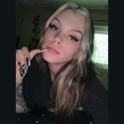 breannaajordynn's profile picture. 26🦋 • ♋️ • Mom x3🤍