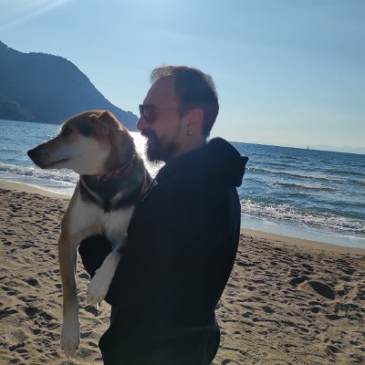 Gazeteci, genellikle dış politika düşünür, yazar...
Fikirlerim beni bağlamaz, kavga halindeyiz her daim... Kadıköy