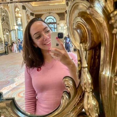 flubredna's profile picture. 