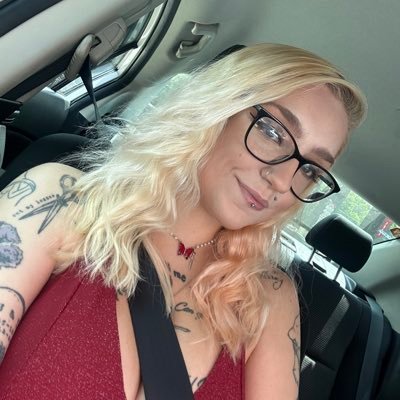 Your black hole and your favorite constellation 💕☺️👑 Just a girl trying to find her way to the lights Wildflower 🌹🥀 Wanderlust🌍 Better vibes