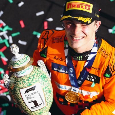 💙🇦🇺OP81👑🧡 LN4 JD7 AA23 just a fan of the best formula 1 driver that isn’t a lando anti, just hates some lando fans :)