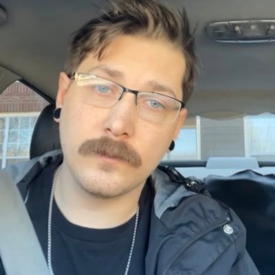 Chicago Bred. White Sox. Malört Enthusiast. Coffee Connoisseur. Polish🇵🇱 @ EmoEthann ig. ✶✶✶✶