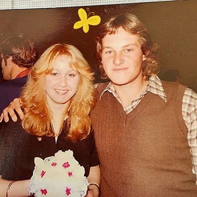 Married😊 kids & grandkids 🥰
Music is my happiness 😍
Animals🥰
Matchbox20🥰😍🤗
Rob Thomas 😍😜🥰
Keep on Smiling 😊