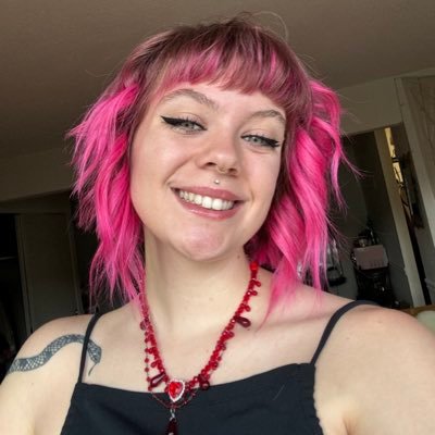 gshmack's profile picture. cat mom. lesbian princess. big farter. what else do i need 2 say?