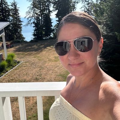 BC Lions,Whitecaps, Canucks, Seahawks/NFL, golf and fishing lover! World traveller!❤️special ed, Autism Awareness! Beer lover! Happily spoken for, no creepy DMs
