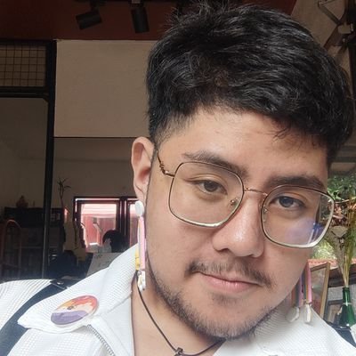 Quintuplelift22's profile picture. Carpenter/ I just a baby 🥺 / Taurus / Vertically challenged π~π / Hua Hua apologist / Pandak (panda with a k)