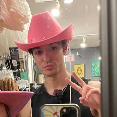 valorant igl guy - sometimes twitch streamer :3