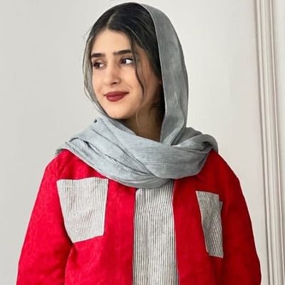 محبوبم
محبوب من
عاشقها از محترمترین
مردم روزگارند«🍃🌼»