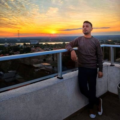 Hug0pz's profile picture. “To love oneself is the beginning of a lifelong romance” 
♈️🌙💫