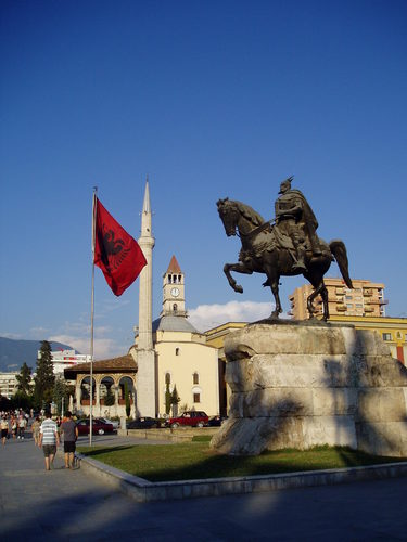 LaDupla_'s profile picture. Antic quadern de bitàcola d'en Roger i n'Enric. Fans d'Albània. A instagram, viatges. A twitter, a més, actualitat i denúncia.