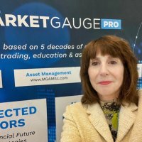 Michele 'Mish' Schneider (@marketmimute) Twitter profile photo