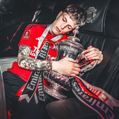 EkwuVictor18670's profile picture. 