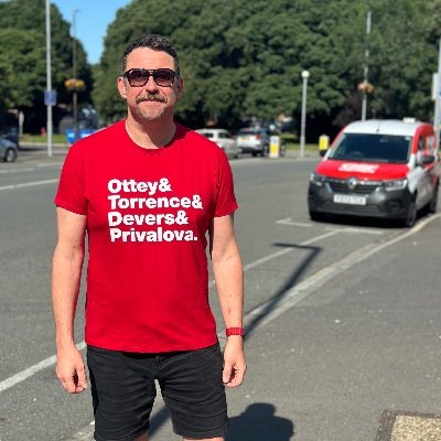 I mostly tweet athletics related nonsense. Or just nonsense.
Pompey fan. Run my own translation company in Southsea.
🏳️🌈 He/His