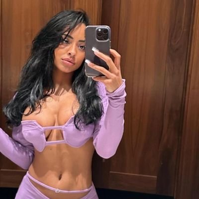 Qimmah Russo African-American idoneitatem instructor est, Instagram exemplar, Viner, et entrepreneur
follow my backup page
Qimmah Worlds 🌍