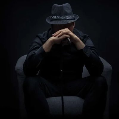 مبسوط في الدنيا وسايقها سوق ، ولا همني أهل العقول الناقصه https://t.co/pPompZCIHF