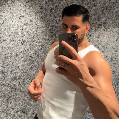 bigman23cm42385's profile picture. 31 yaş esmer uzun boylu yakışıklı kaslı bakımlı sporcuyum prof. masörüm 🫶🏻👍💋🥵 diğer hesabımı kapattım 🥰🙈 23 cm bisex 🙈🙈❤️