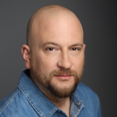 Nacido aragonés y madrileño de hipotecón. Artes escénicas, creciendo en Explora Teatro y Bendito Diafragma. Dándole al RESET: https://t.co/EyTKvmWLTo