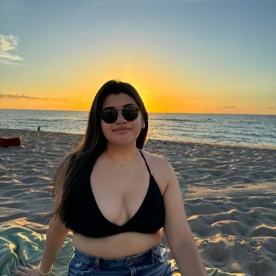 enaizaguilar's profile picture. 24