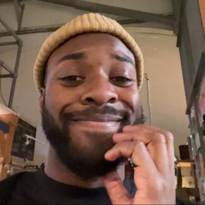 Born in London, raised @ Heathrow airport. 🇬🇭 🇩🇲. @replyall alum making radio @thisamerlife. dzotsi@thislife.org