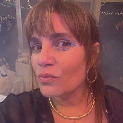 soy yo, impulsiva , tratando d decir lo q pienso, odio fuerte la hipocresía y la injusticia