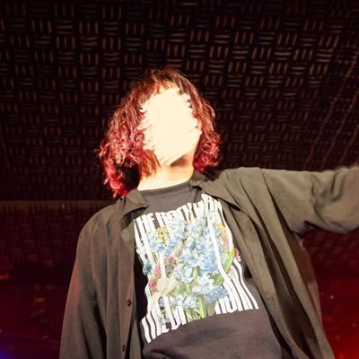 ukwksk's profile picture. 広島出身。コード書いたり歌ったりドラム叩いたりします。