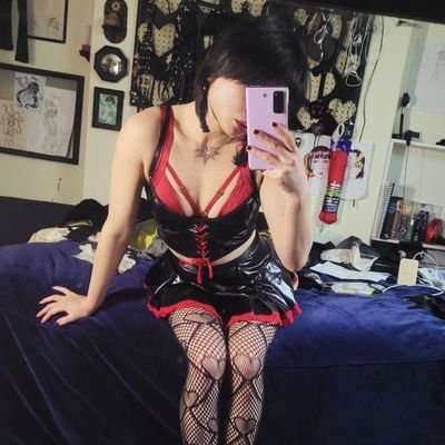 sydney based nonbinary masseuse, content creator and companion