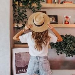 TharhoughsvDXJ's profile picture. 