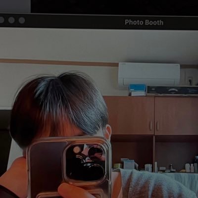 deedsofaraway's profile picture. 🇲🇾 born, living in 🇰🇷. computer science @ hanyang university. tweets are my own. 🕰☕📜🎞🗝
