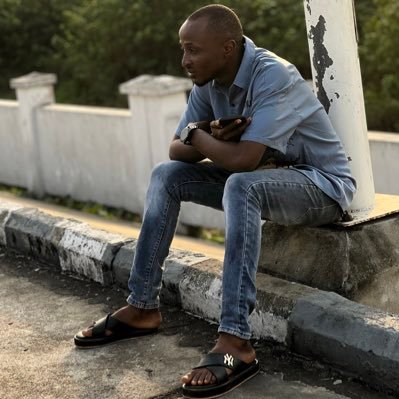 Field service engineer, lover of Everything good, music fanatic, bringing peace wherever it is welcome