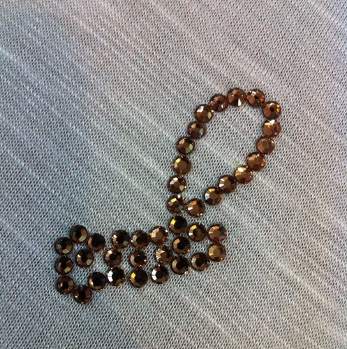 amon_mb's profile picture. اجمل ما صنعته يداي في متناول ايديكم عبر التويتر- شيلات شوارفسكي بأسعار تناسب الجميع