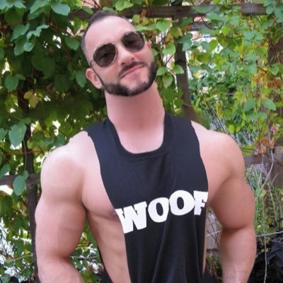 Just an aggressive MusclePup sniffin' around for some fun. I can only handle short small talk, just ask/tell. DTF. Muscle pup .🚀