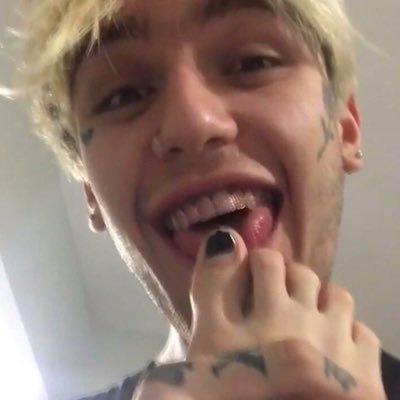 whossev's profile picture. i love @wamburst // giga high elo shaco otp (i have severe mental health issues) //