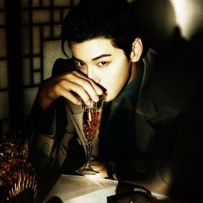 EUWOOCHA's profile picture. Chivalrous soul navigating the realms of parnassian.