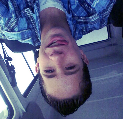 - ;# ,,FÉ EM DEUS $* {♫♪}' αdσяανєℓ sєmpяє (y'
αмιgσѕ , ѕσℓtєιяσ . αммσ ¢нσ¢σℓαtє :3
мѕη:Matheusousa07@hotmail.com
ƒαℓℓσω-мє ?