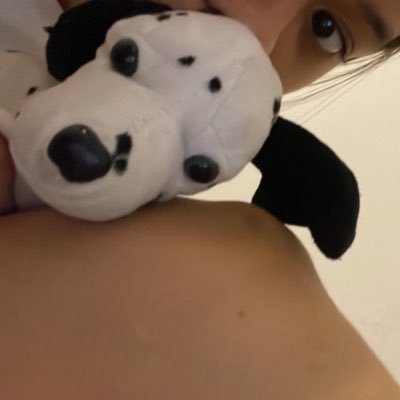 tesagilmore's profile picture. tak kenal maka tak gendong kemana mana