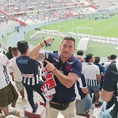 jlcastillos1977's profile picture. Empresario, Futbol, Muay Thai, Box, Playas del Norte.⚽🥋🥊🏄
Amo a Alianza un poquito menos que a mí Familia.