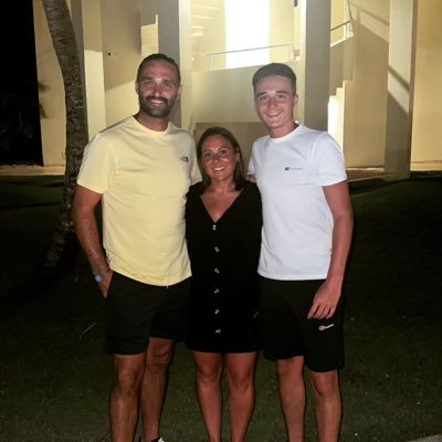 benthackers's profile picture. just ya average family man