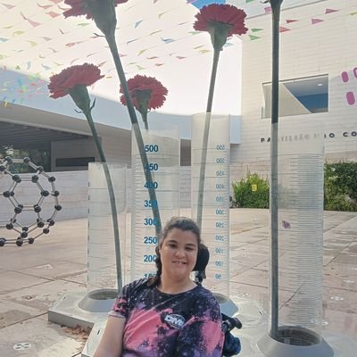 fa da família carreira e da Rita Pereira; feminista