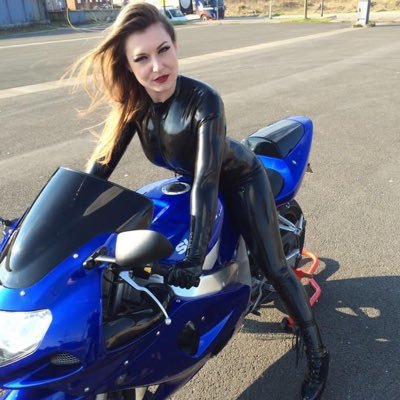 Mistress Sandra Bliss is ready to explore you