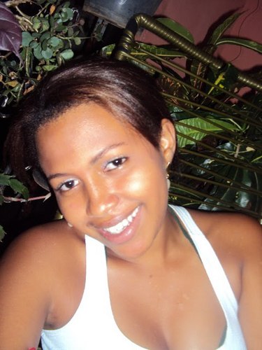 18aninhos..sou leonina..alegre e divertida..