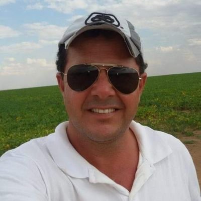 Engenheiro Agrônomo, Empresário, Amo minhas filhas, Rafayanne e Rafaela. Bolsonarista até a alma, odeia Ptista.....!