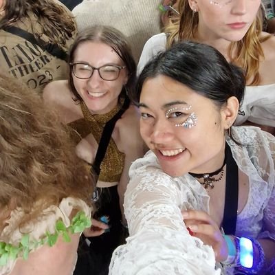 soramarus's profile picture. 23 | she/her —— “he looks up grinning like the devil” ⭑･ﾟﾟ･*:༅｡