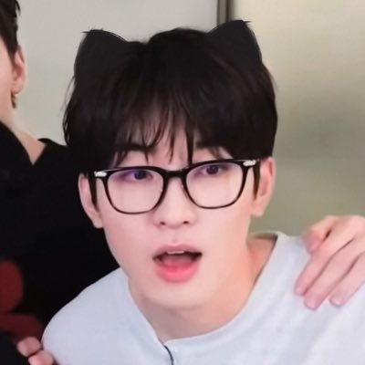 mientras woozi no me diga 'mi amor' yo le pertenezco a las drogas