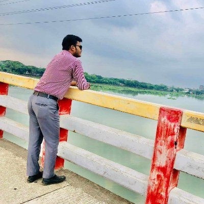 AbumaksudM's profile picture. Be positive about yourself. Ensure it’s upbeat but not too arrogant, or people may get turned off.