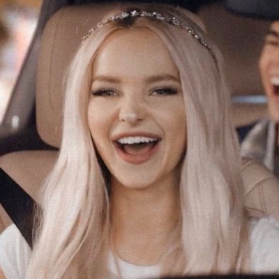 ( oc ) —— 🧚🏻♀️ 19 ⊹₊⟡⋆ ʚɞ heredera Goldsmith-Webber -`♡´-