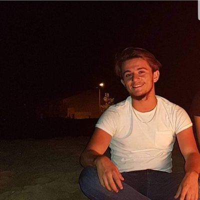 emirhanyildiz_1's profile picture. Kendi hâlinde